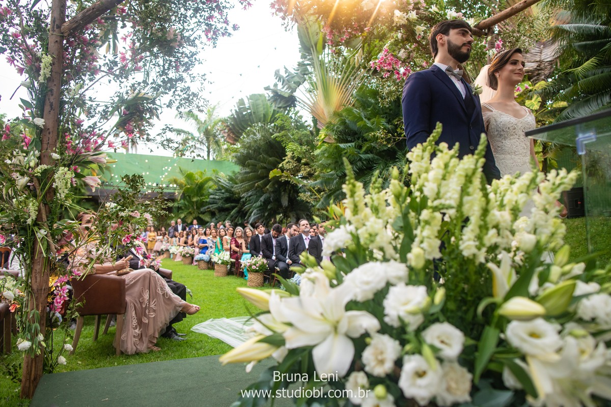 beijo-noivo-noiva-fotografo-casamento-jardim-tarde-bouquet-recife-pernambuco- fotografia-noivado-casando