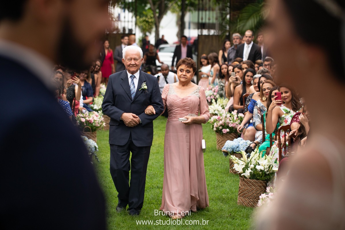 beijo-noivo-noiva-fotografo-casamento-jardim-tarde-bouquet-recife-pernambuco- fotografia-noivado-casando
