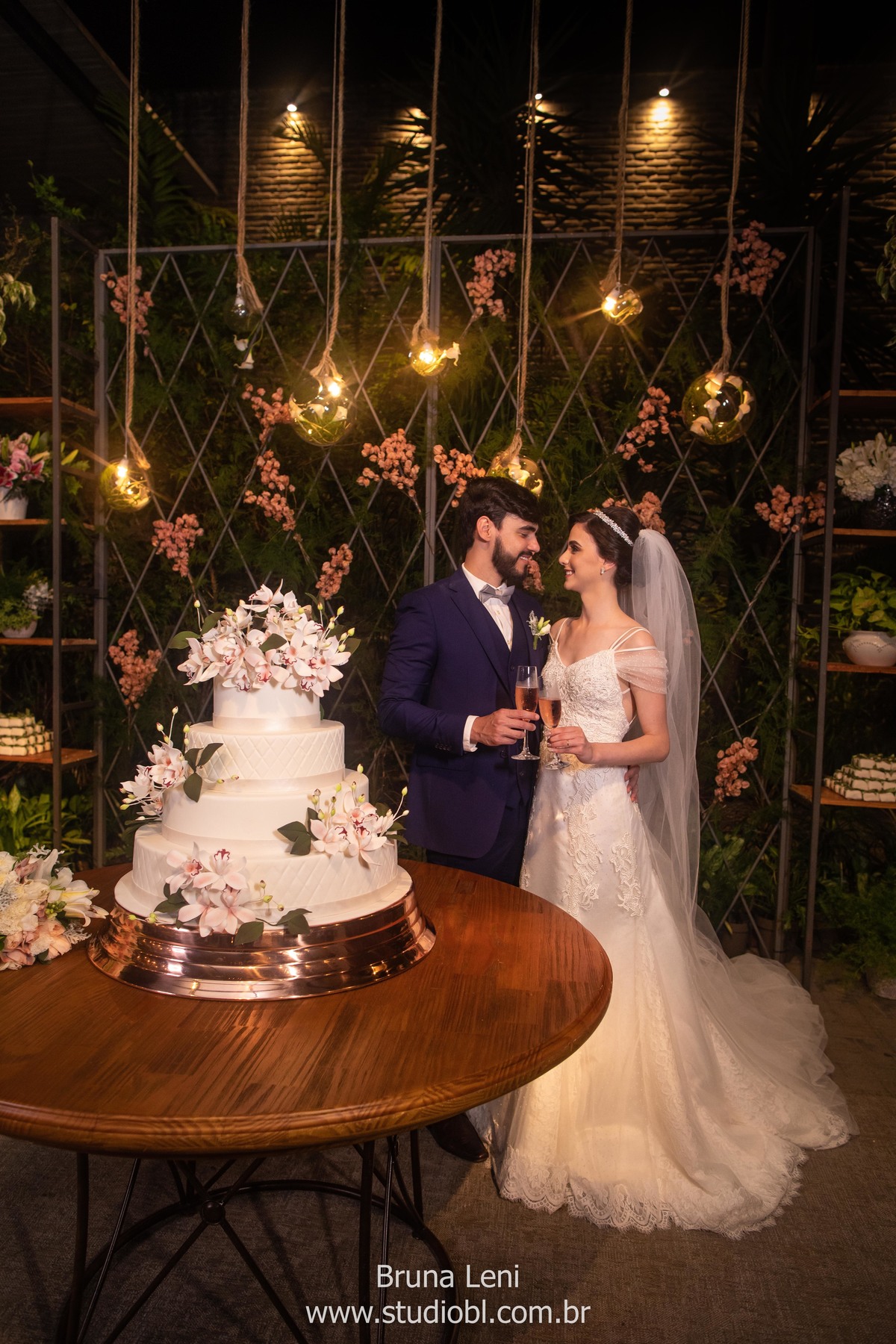 beijo-noivo-noiva-fotografo-casamento-jardim-tarde-bouquet-recife-pernambuco- fotografia-noivado-casando