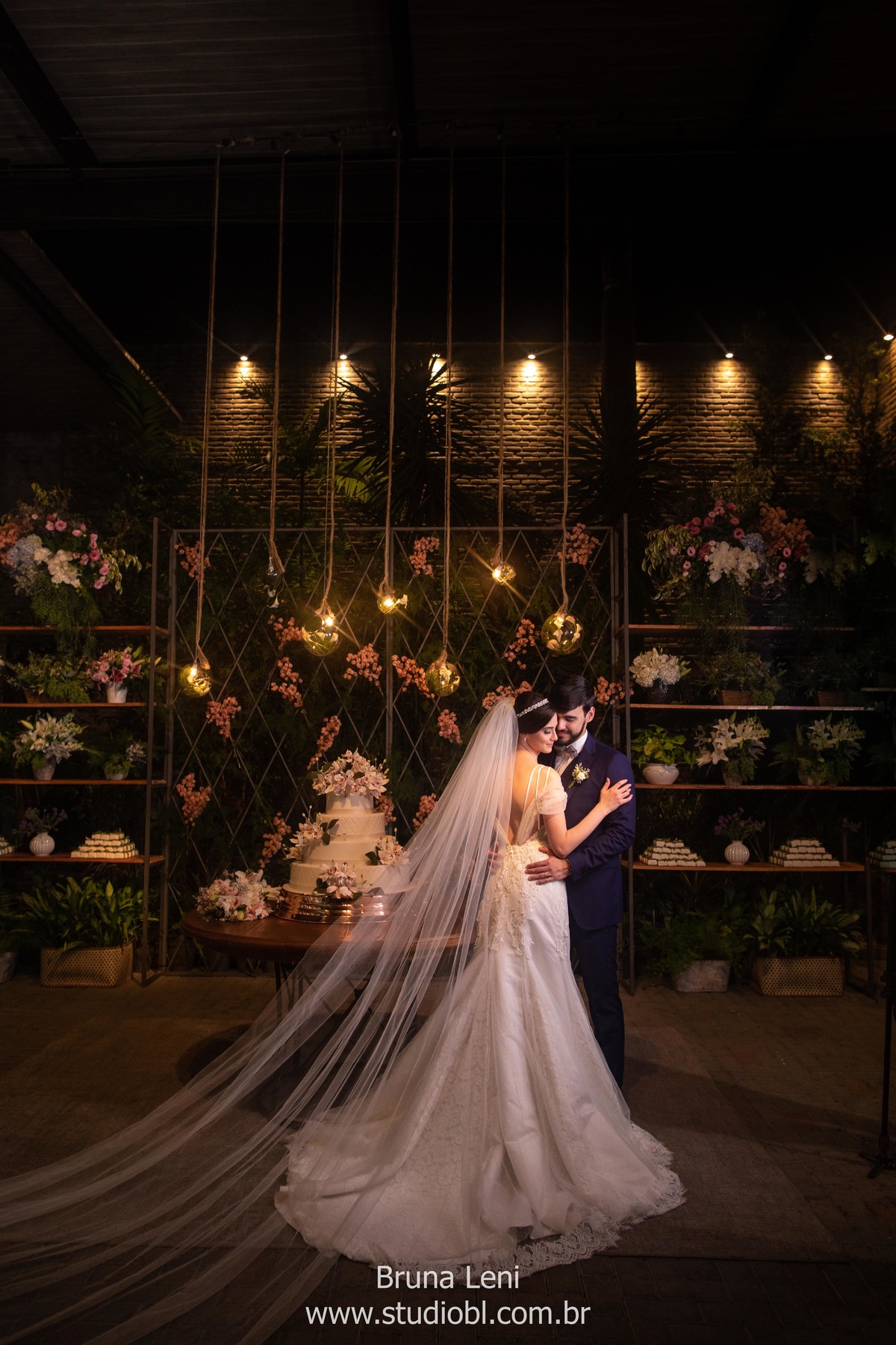 beijo-noivo-noiva-fotografo-casamento-jardim-tarde-bouquet-recife-pernambuco- fotografia-noivado-casando