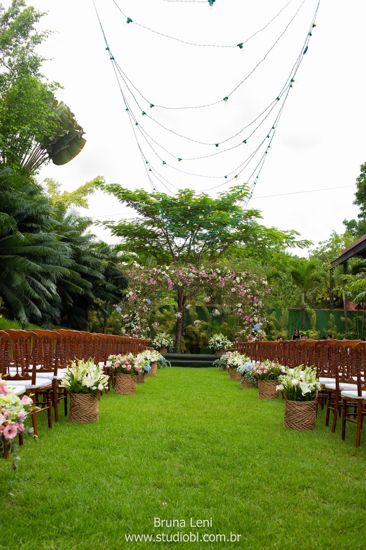 beijo-noivo-noiva-fotografo-casamento-jardim-tarde-bouquet-recife-pernambuco- fotografia-noivado-casando