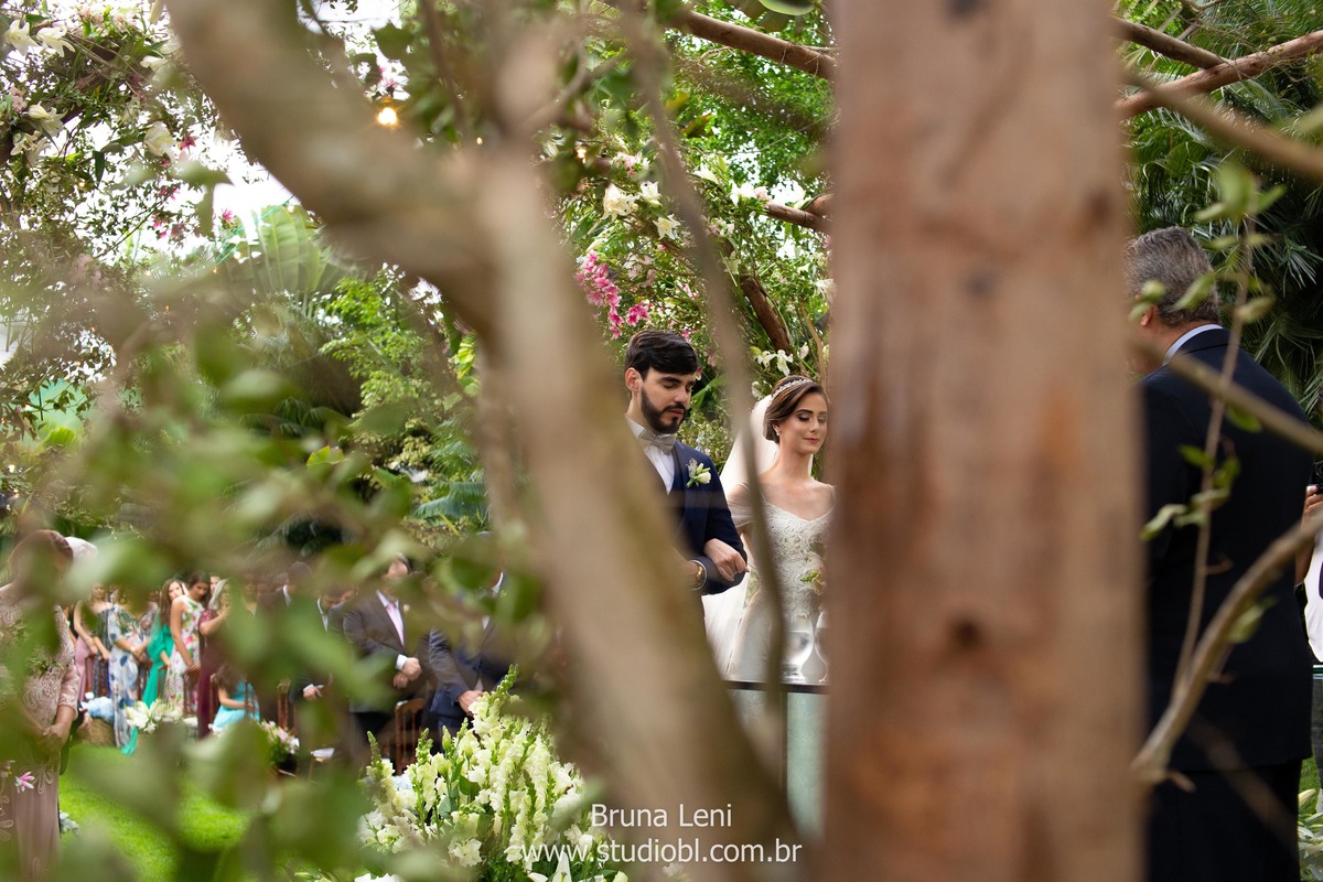 beijo-noivo-noiva-fotografo-casamento-jardim-tarde-bouquet-recife-pernambuco- fotografia-noivado-casando