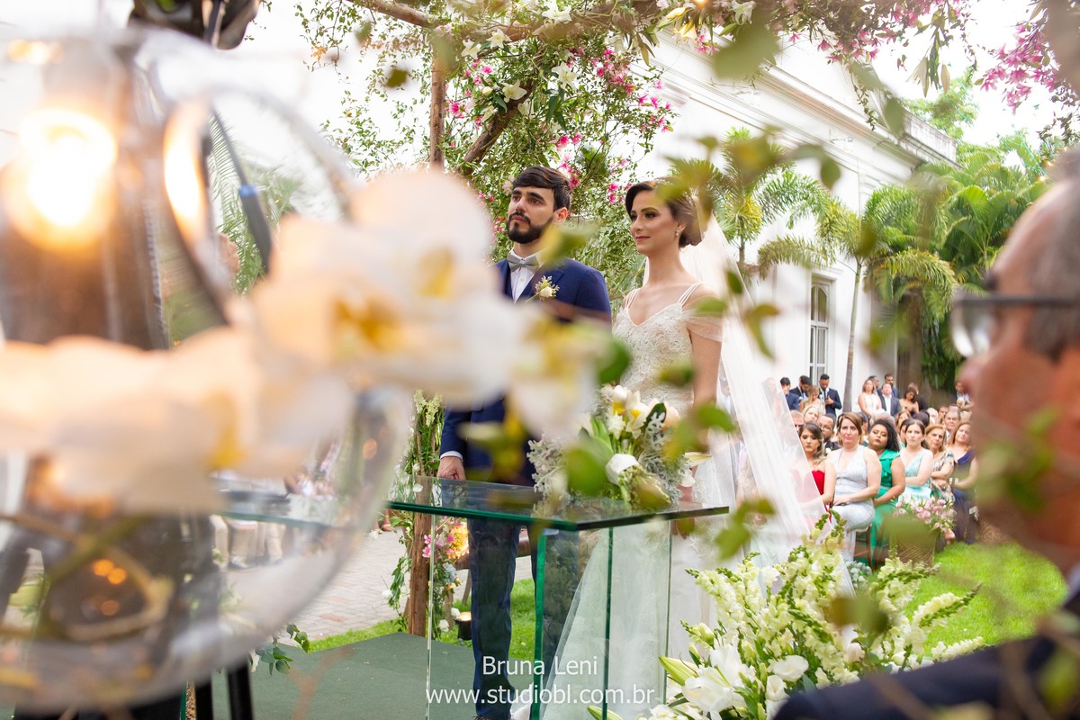 beijo-noivo-noiva-fotografo-casamento-jardim-tarde-bouquet-recife-pernambuco- fotografia-noivado-casando