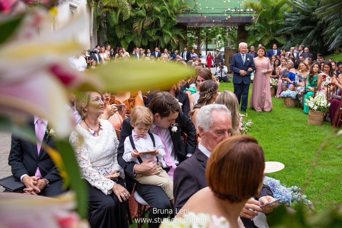 beijo-noivo-noiva-fotografo-casamento-jardim-tarde-bouquet-recife-pernambuco- fotografia-noivado-casando