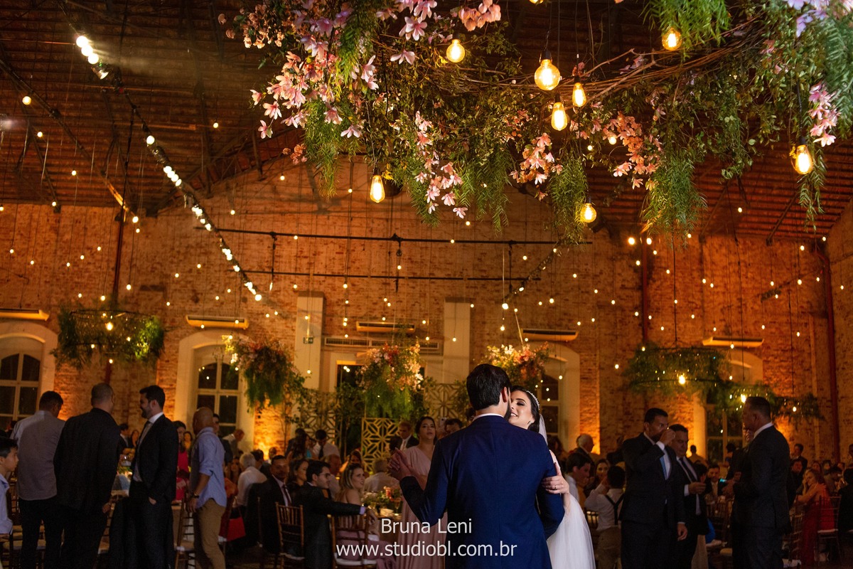 beijo-noivo-noiva-fotografo-casamento-jardim-tarde-bouquet-recife-pernambuco- fotografia-noivado-casando