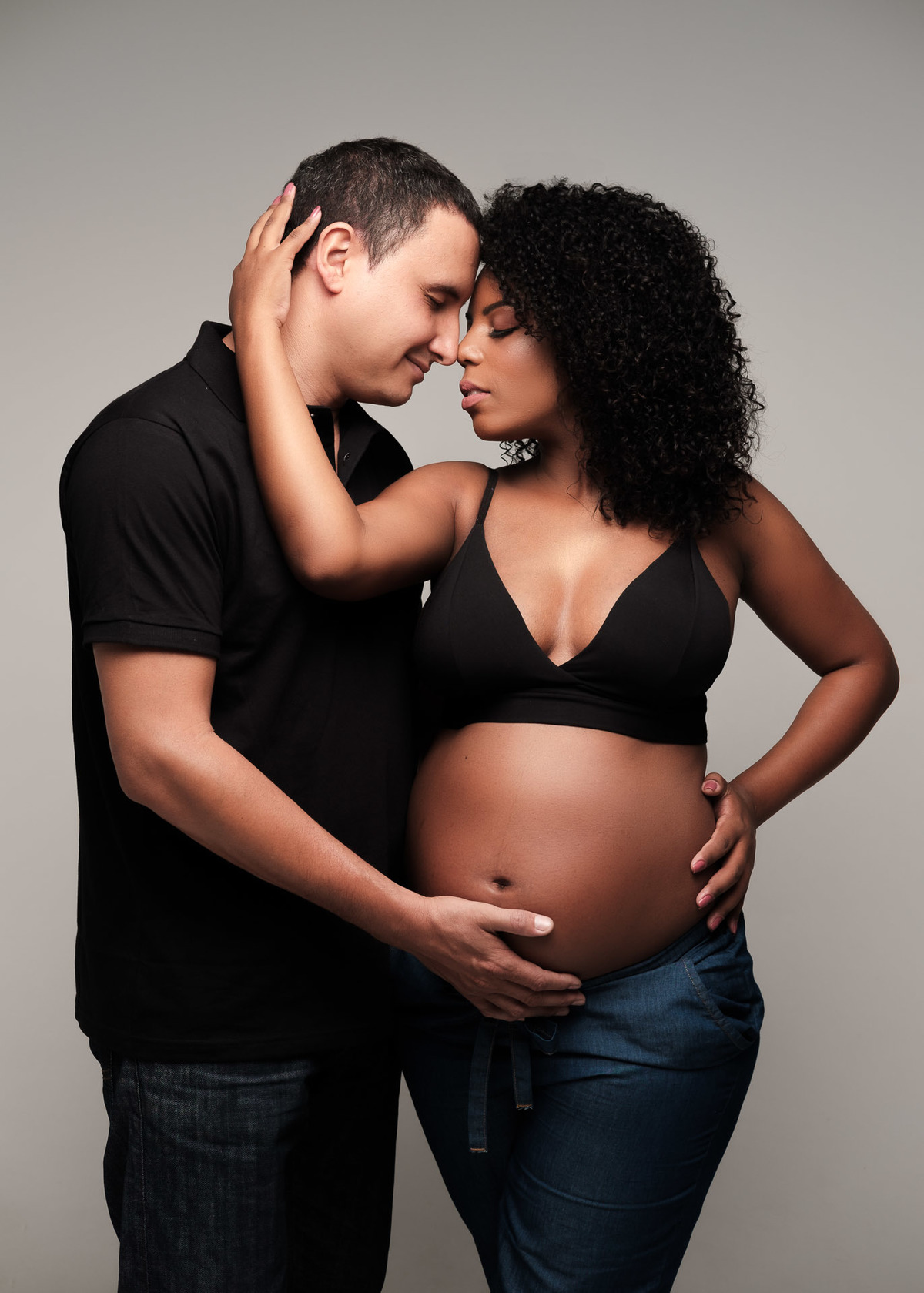 foto de gestante em estudio de fotografia em presidente prudente 