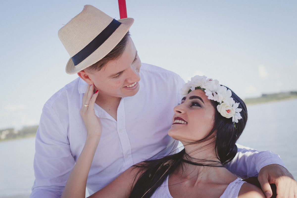 casal na lancha fotos