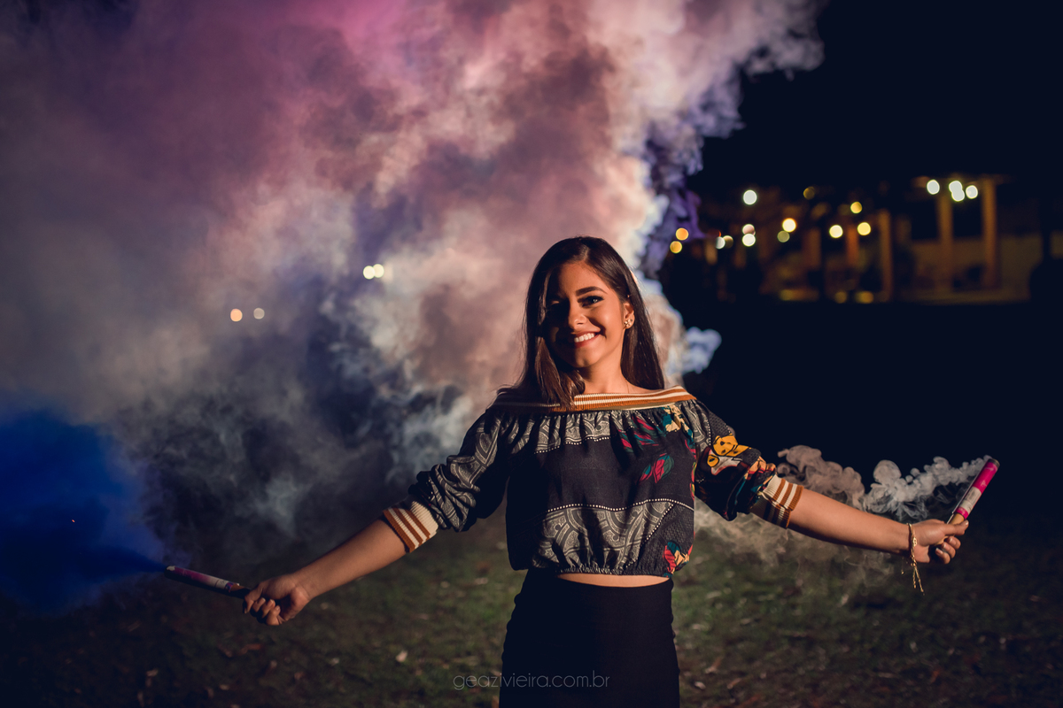 15 anos com fumaça colorida registrado pelo fotógrafo de 15 anos em Presidente Prudente Geazi Vieira