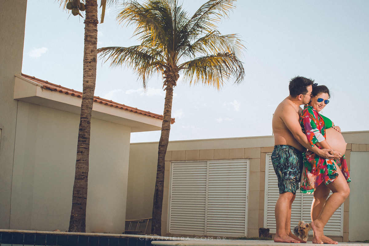 foto de gestante na piscina no verão