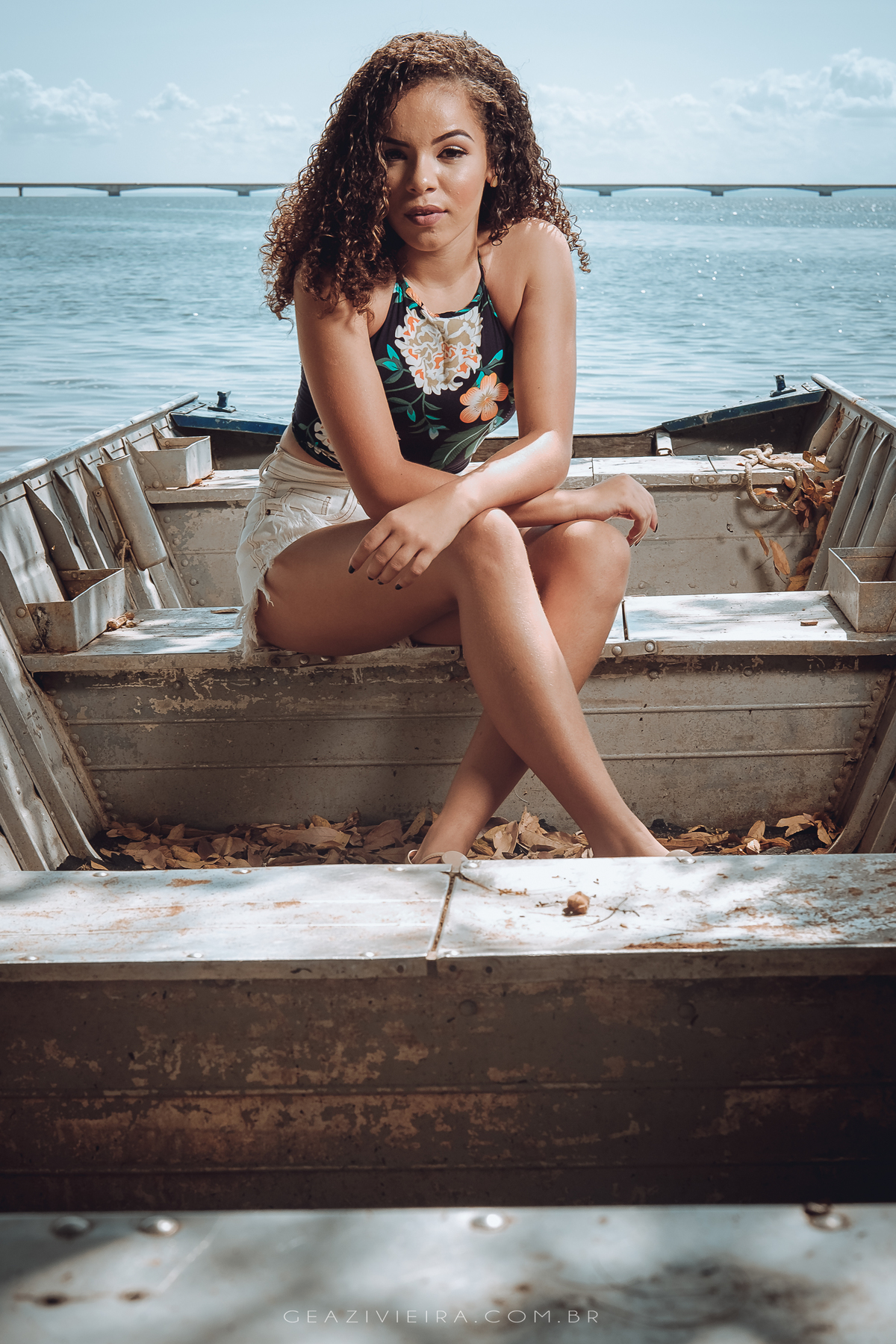 ensaio de 15 anos no barco , com short jeans e croped 