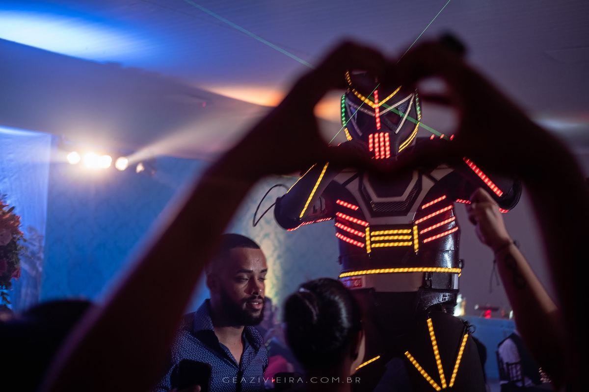 robô de led em festa de debutante  
