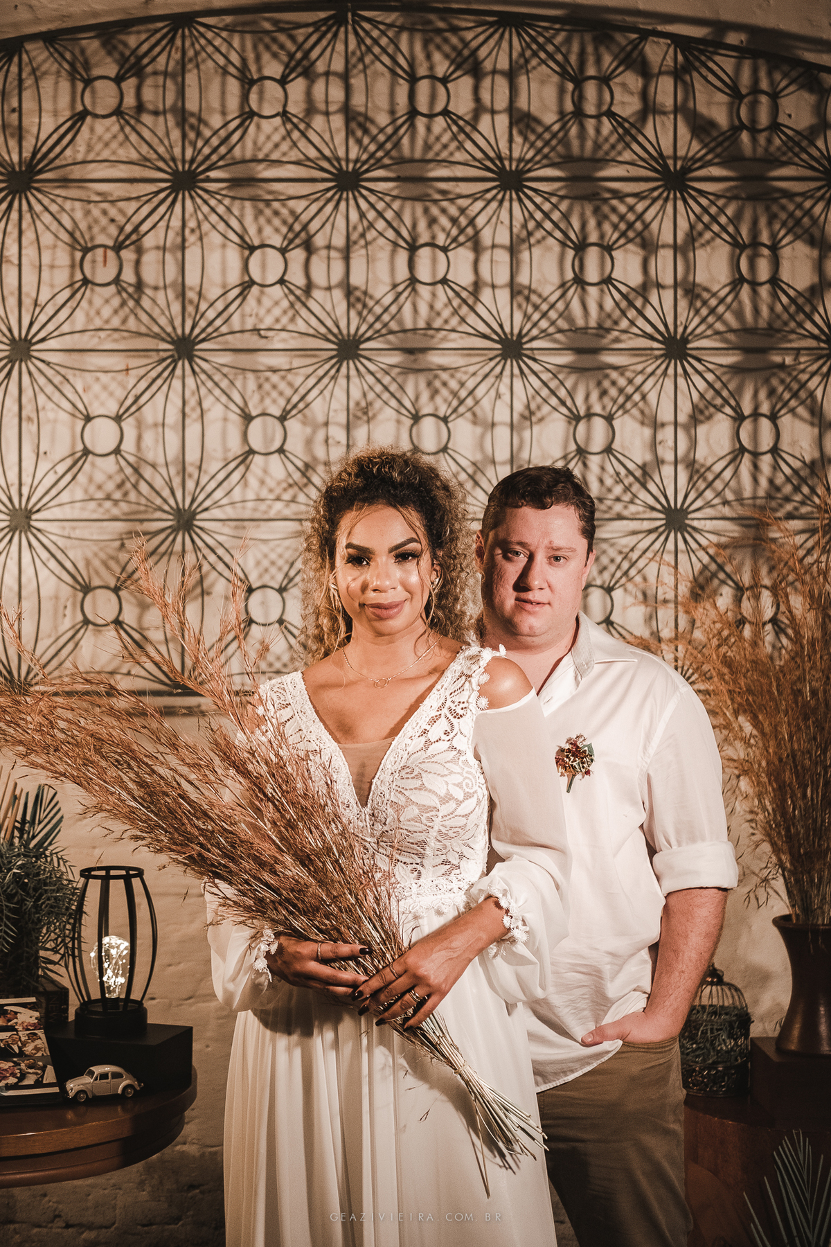 Noiva com buque de trigo