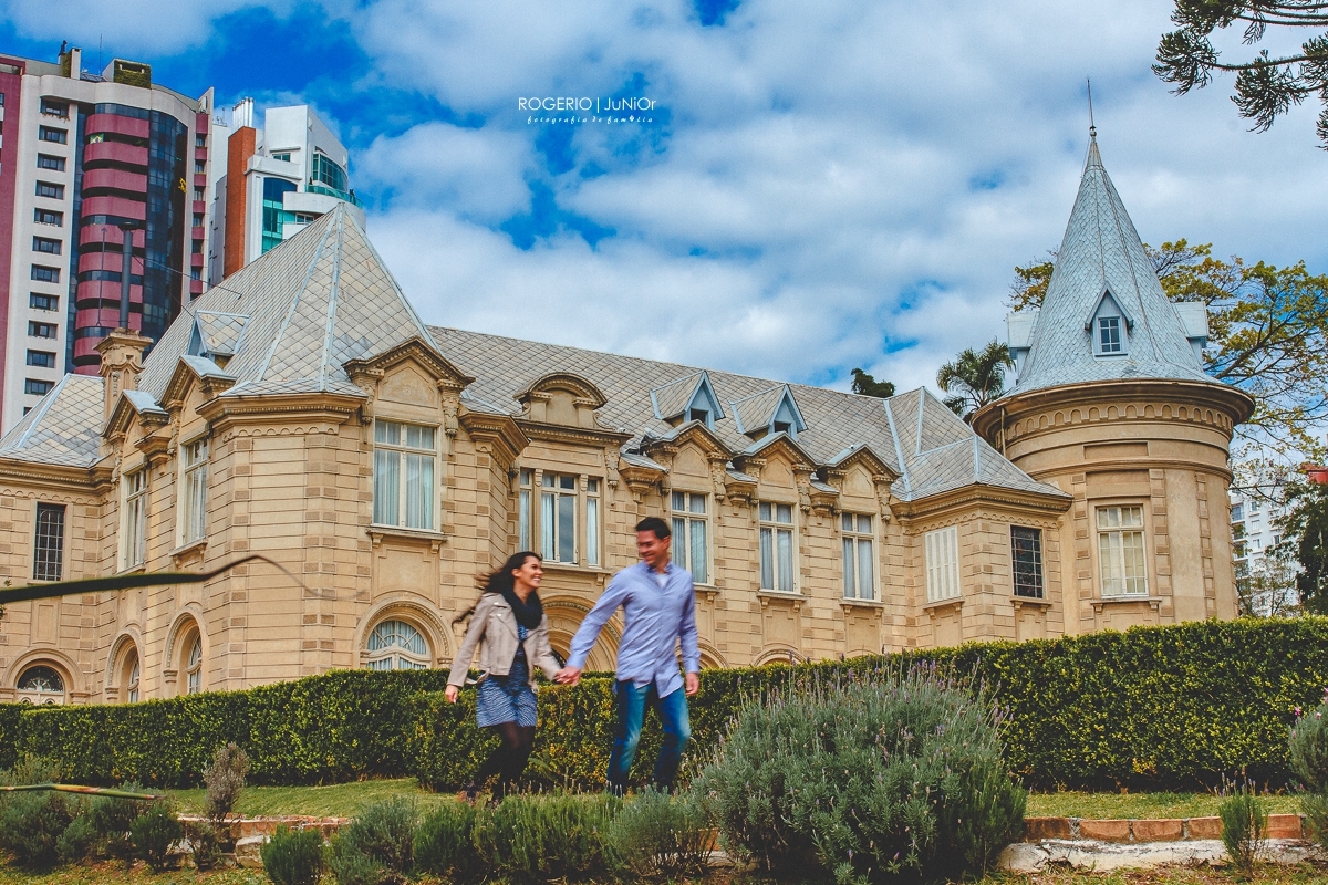 Uma foto técnica, com velocidade lente em frente ao Castelo do Batel