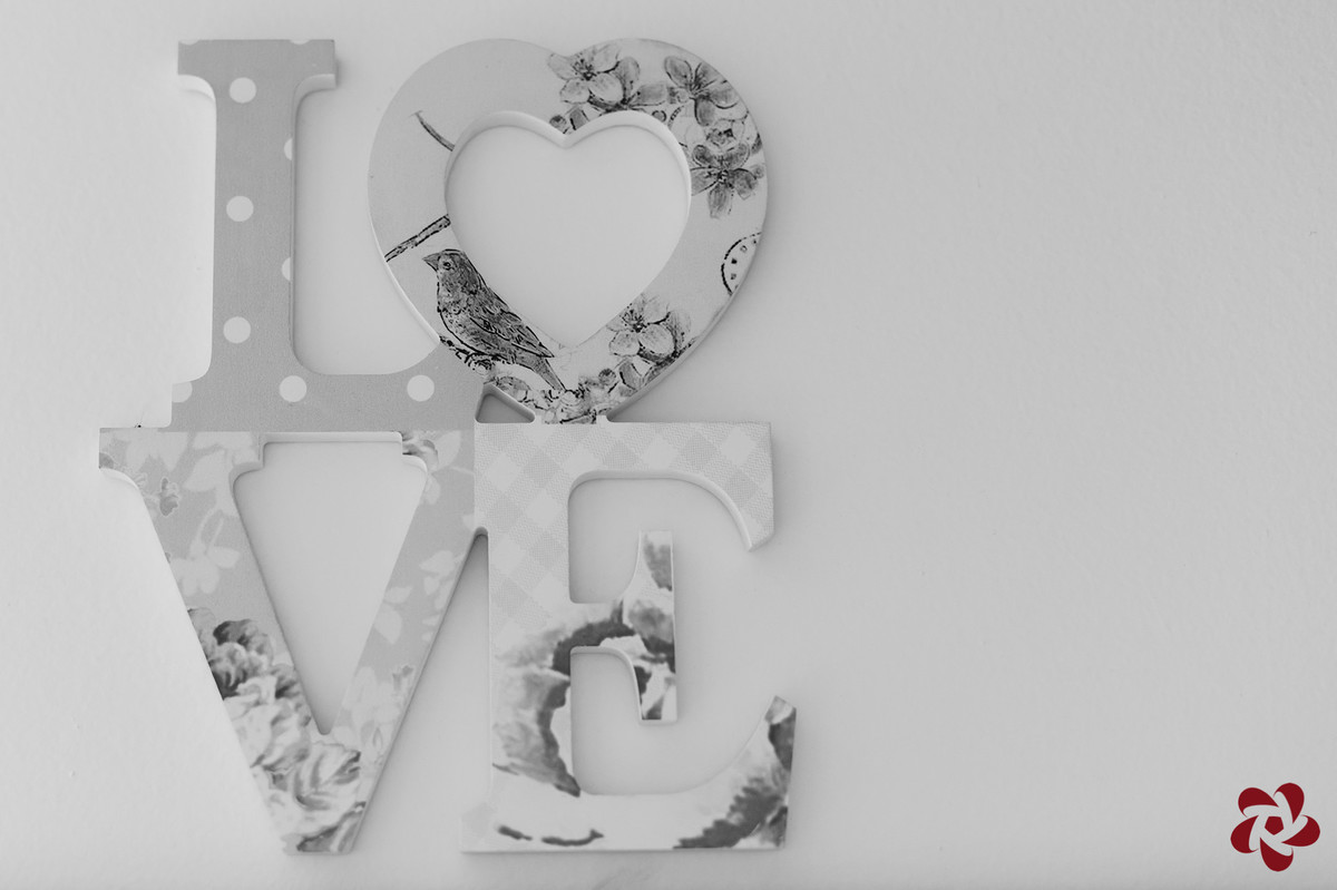 Foto do detalhe da casa com a palavraLOVE