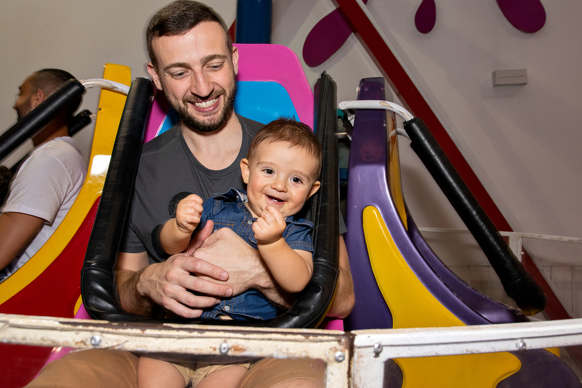 Olha o papai Bruno entrando na farra!