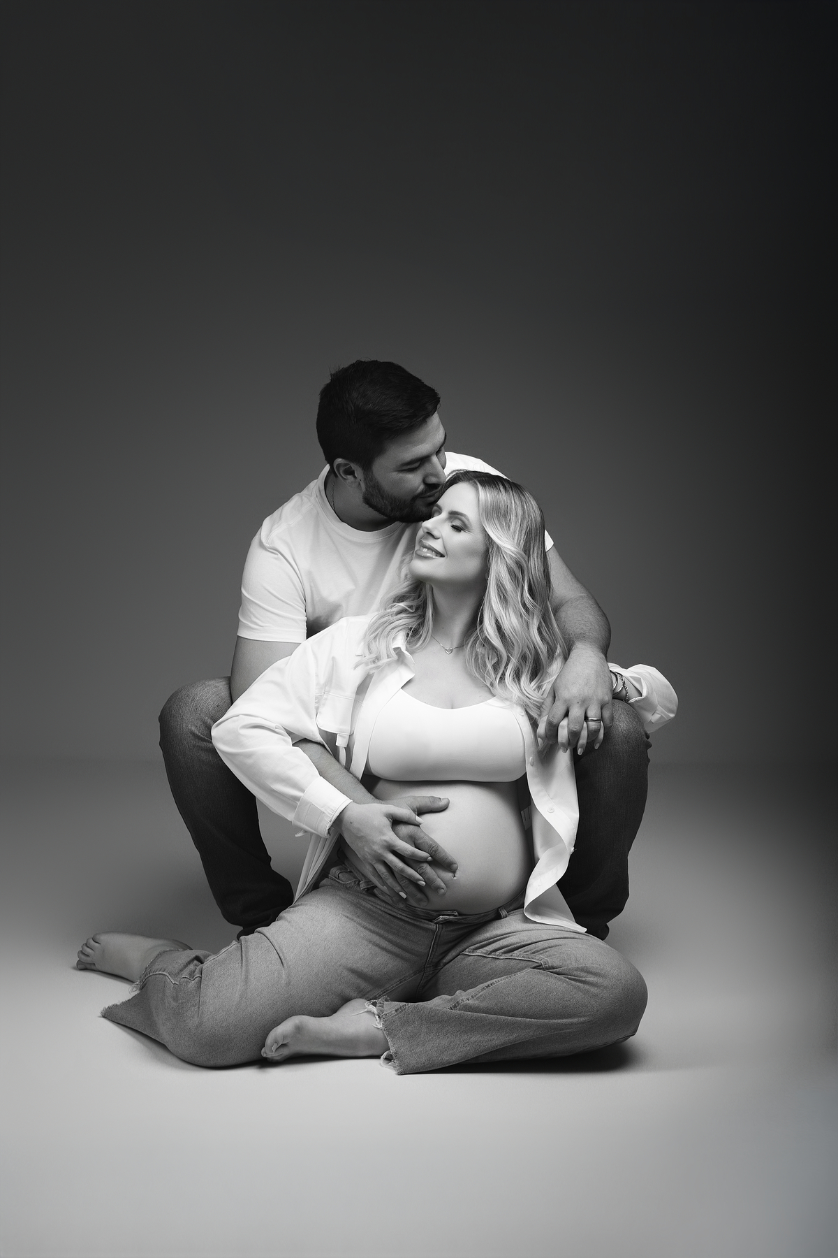 fotografia de casal gestante, pose para casal gestante, fotografia de gestante clean 