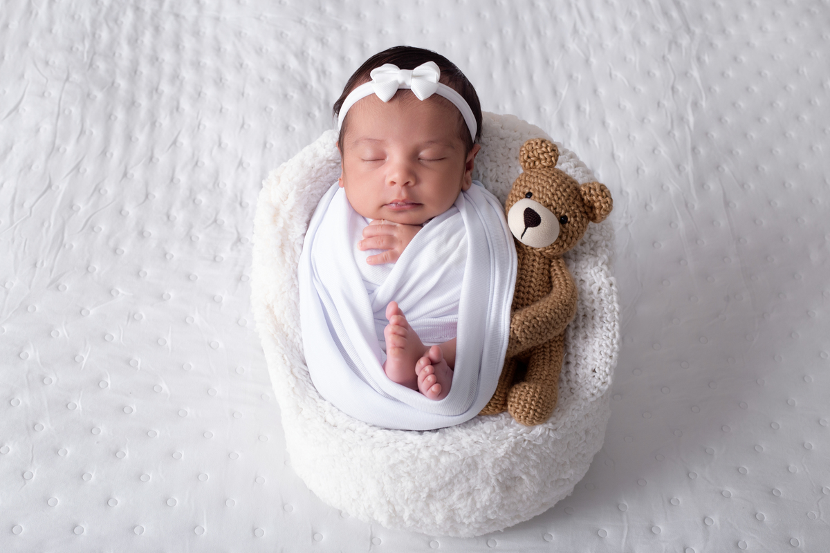 ensaio de recém nascido Life stile Maringa bebe enroladinho com urso 