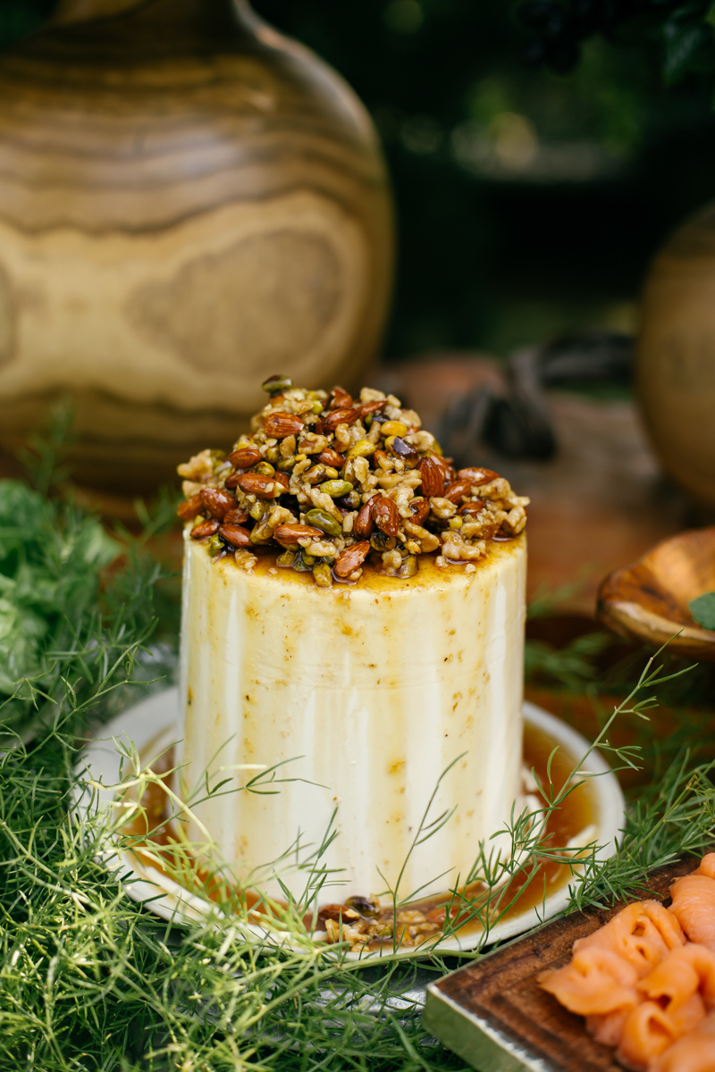 Mr Cat com Marina Ruy Barbosa Red and Wine