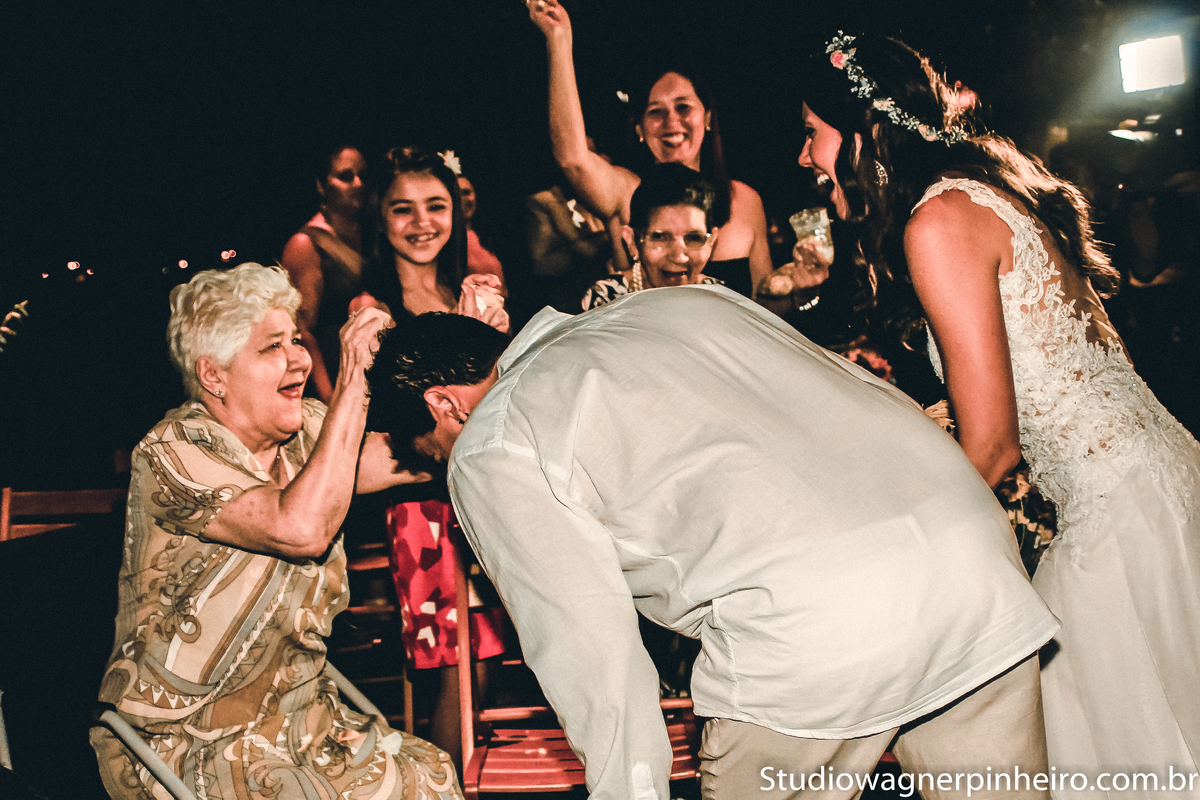 casamento na praia,casamento ao ar livre-wedding day-casamento em mosqueiro-casamento em belem-making of da noiva-making of do noivo-casamento lindo