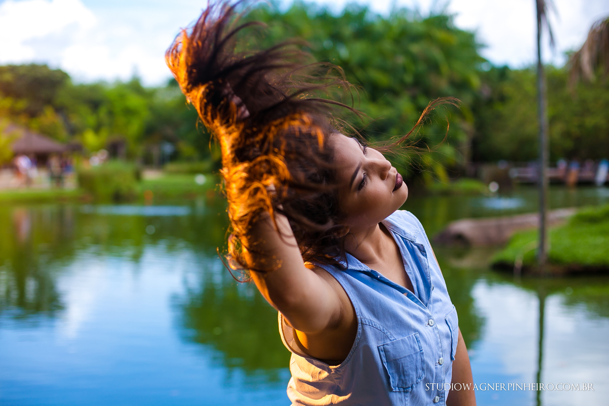 fotografia jogando o cabelo