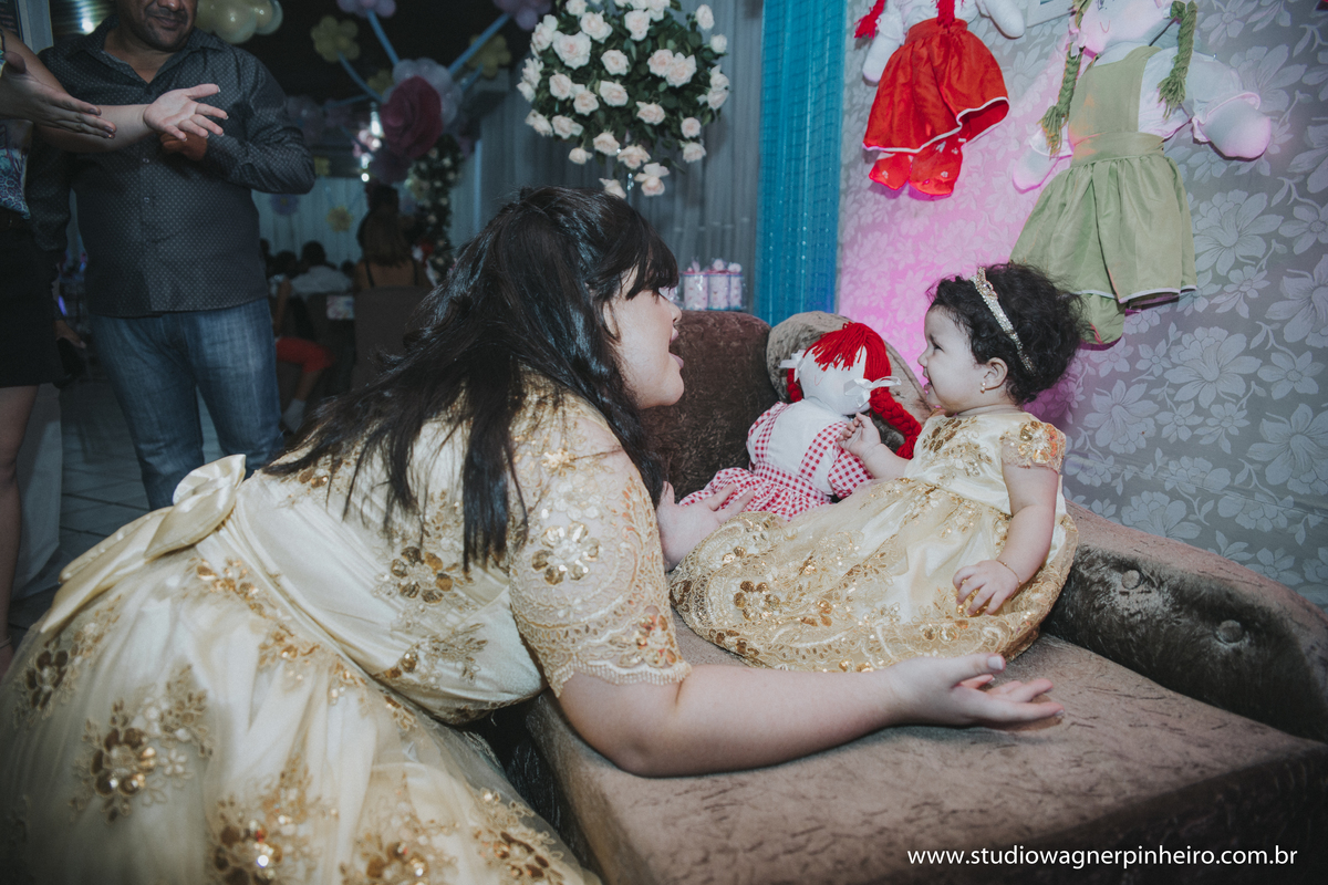 mãezinha com sua filha