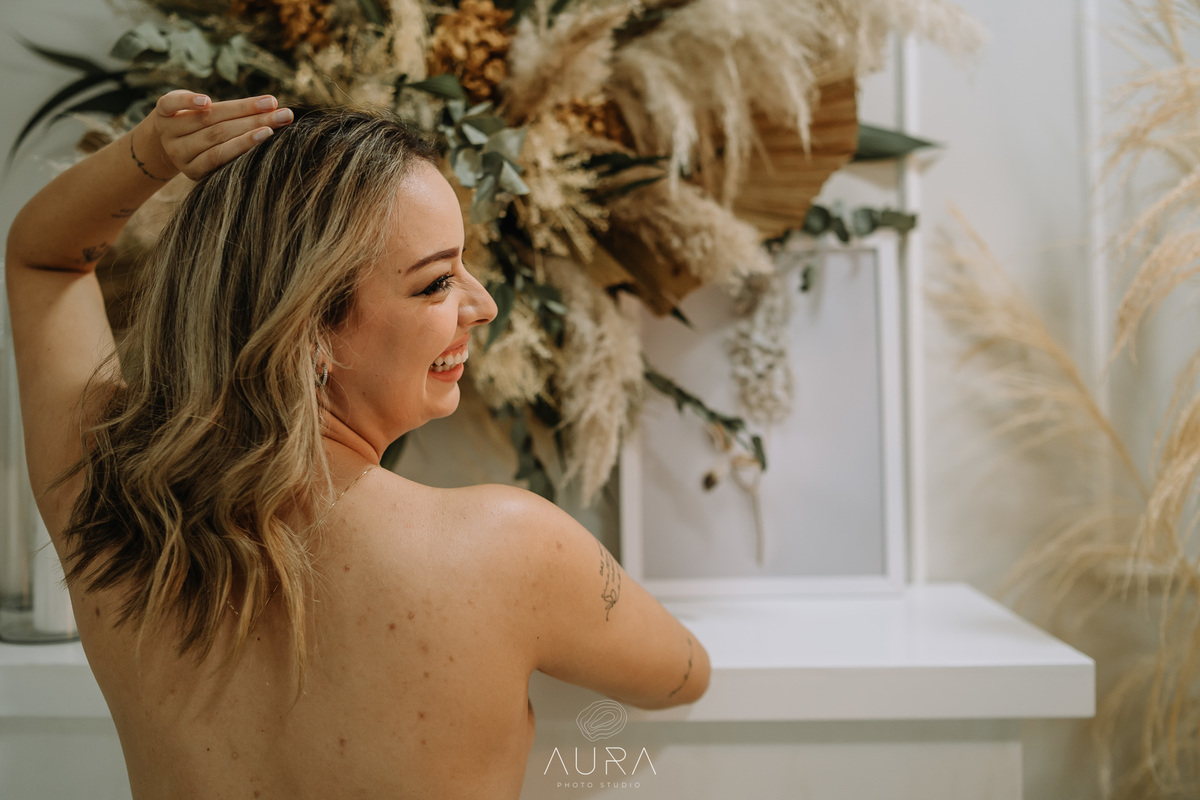 #ensaiofemininio, #esnaio, #feminino, #ensaiofemininosc, #fotografiafemininasc, #auraphotostudio, #fotodemulher, #fotodeestudio, #ensaioemtijucas