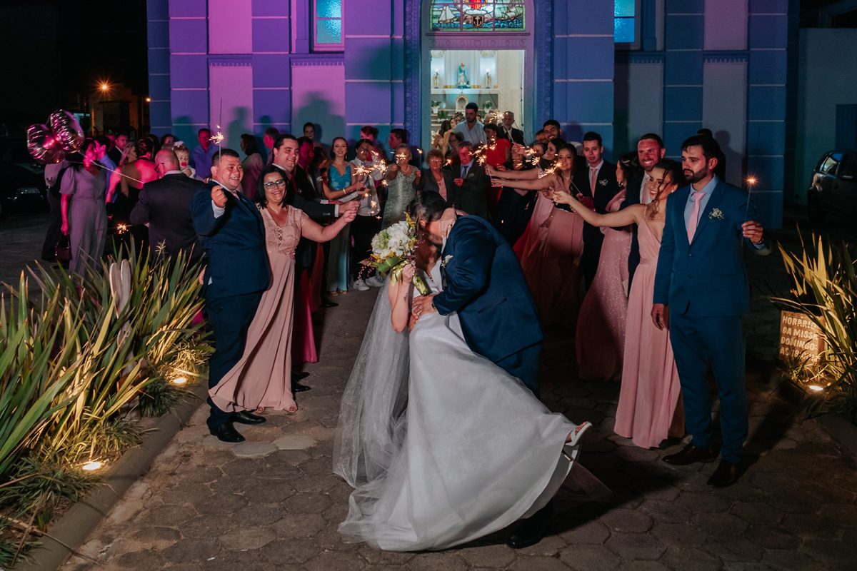 #casamento, #festa, #comemoracao, #igreja, #auraphotostudiobr, #amor, #wedding, #praca, #tijucas, #noiva