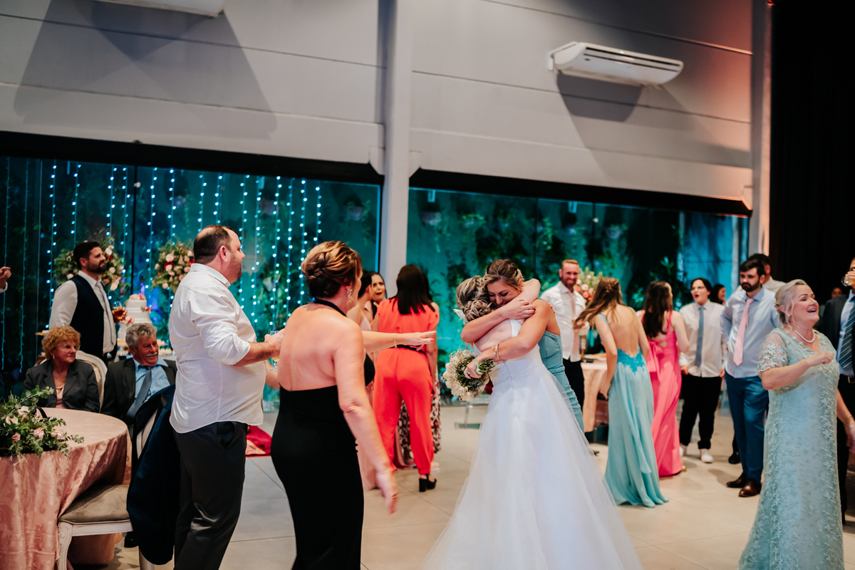 #casamento, #festa, #comemoracao, #igreja, #auraphotostudiobr, #amor, #wedding, #praca, #tijucas, #noiva