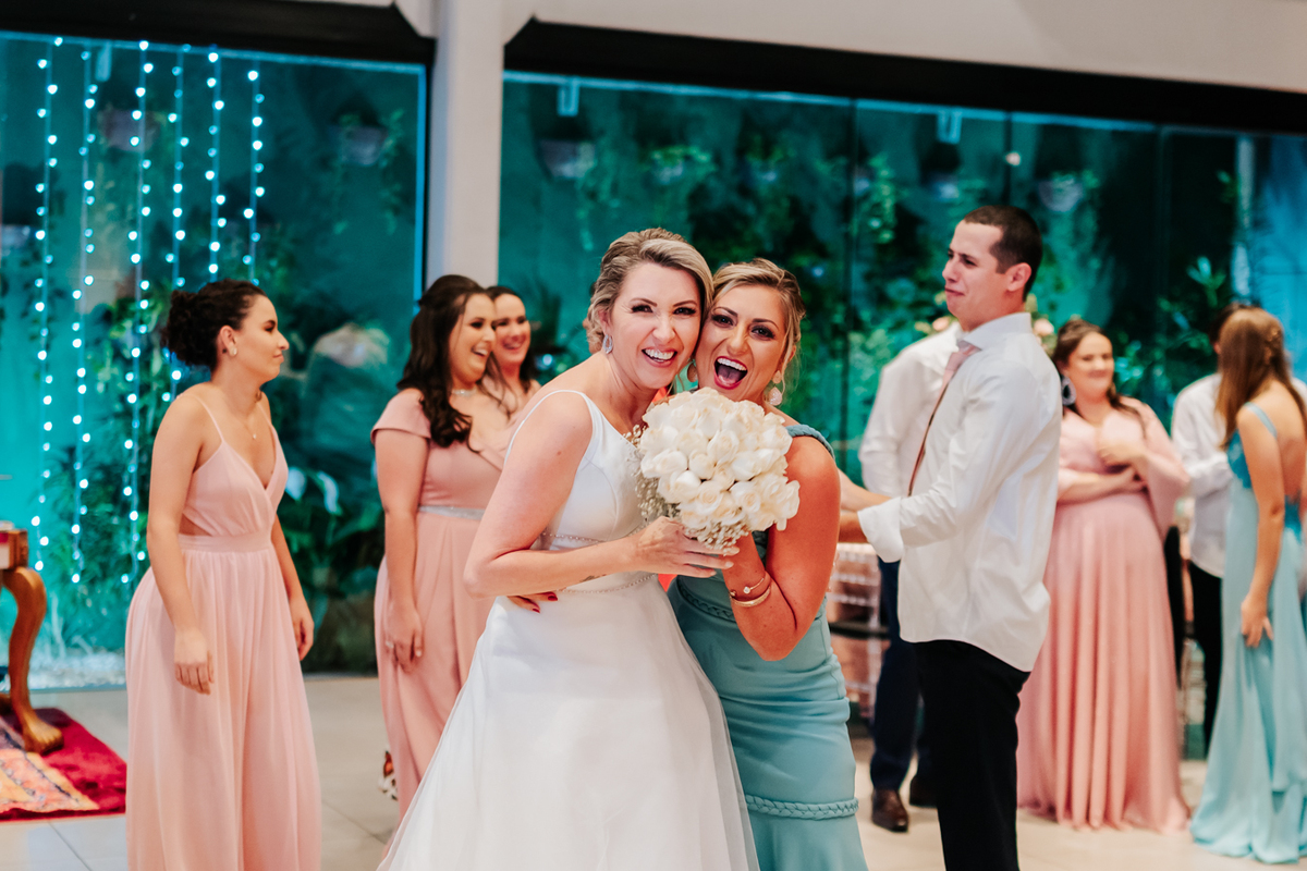 #casamento, #festa, #comemoracao, #igreja, #auraphotostudiobr, #amor, #wedding, #praca, #tijucas, #noiva