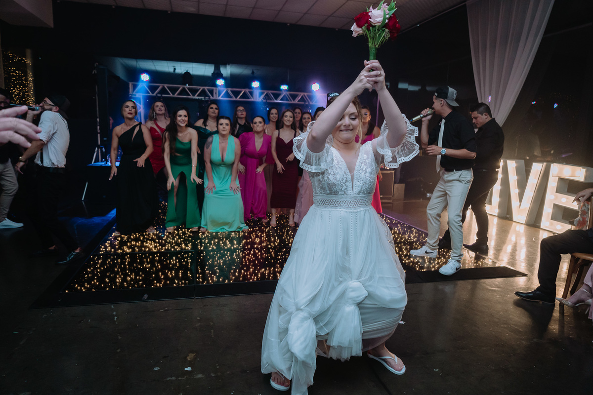 #wedding #weddingday #weddingdress #weddingphotography #casamento #casamentodoano #noiva #noivas #madrinhasdecasamento #madrinhas #noivo #noivodoano #noiva2023 #auraphoto #makingoff