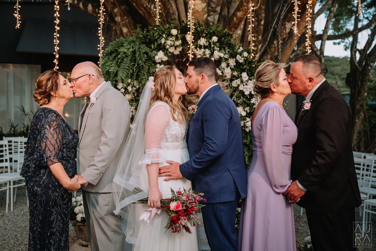 #wedding #weddingday #weddingdress #weddingphotography #casamento #casamentodoano #noiva #noivas #madrinhasdecasamento #madrinhas #noivo #noivodoano #noiva2023 #auraphoto #makingoff