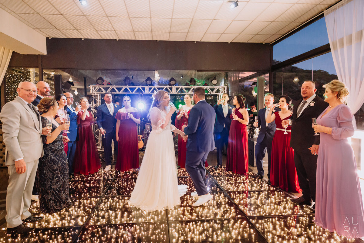 #wedding #weddingday #weddingdress #weddingphotography #casamento #casamentodoano #noiva #noivas #madrinhasdecasamento #madrinhas #noivo #noivodoano #noiva2023 #auraphoto #makingoff