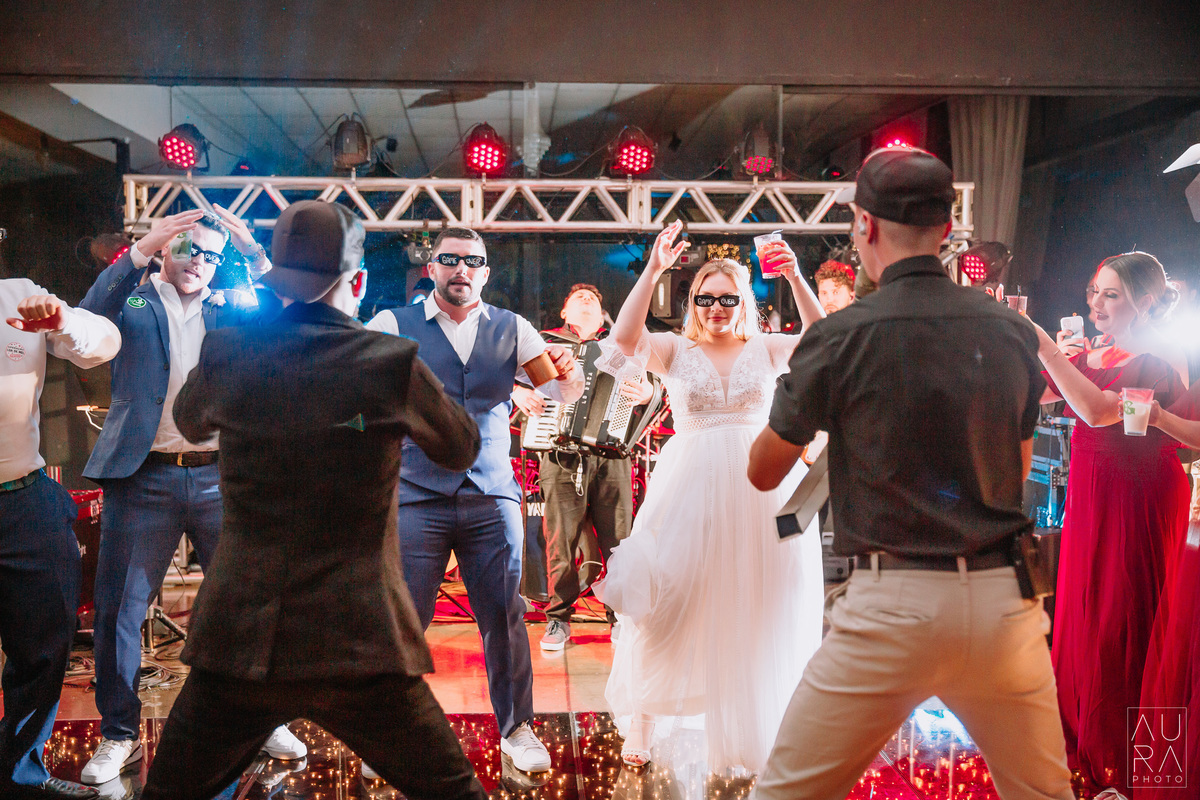 #wedding #weddingday #weddingdress #weddingphotography #casamento #casamentodoano #noiva #noivas #madrinhasdecasamento #madrinhas #noivo #noivodoano #noiva2023 #auraphoto #makingoff