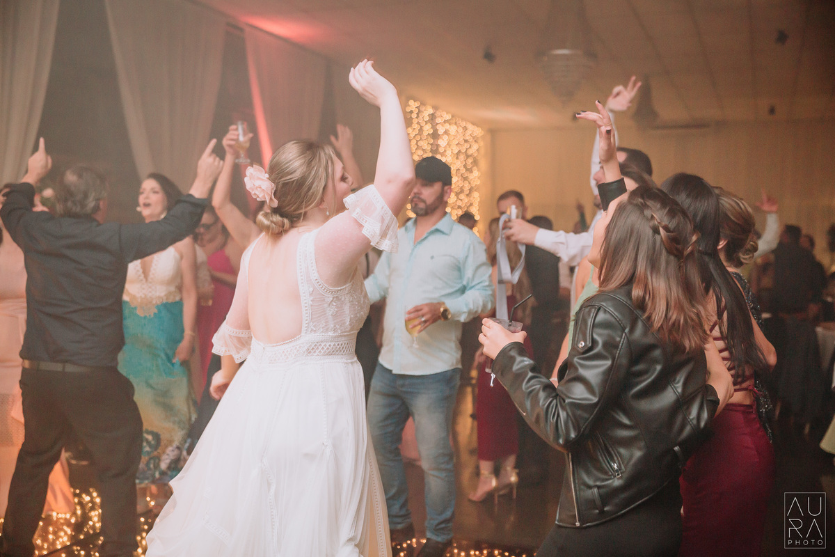 #wedding #weddingday #weddingdress #weddingphotography #casamento #casamentodoano #noiva #noivas #madrinhasdecasamento #madrinhas #noivo #noivodoano #noiva2023 #auraphoto #makingoff