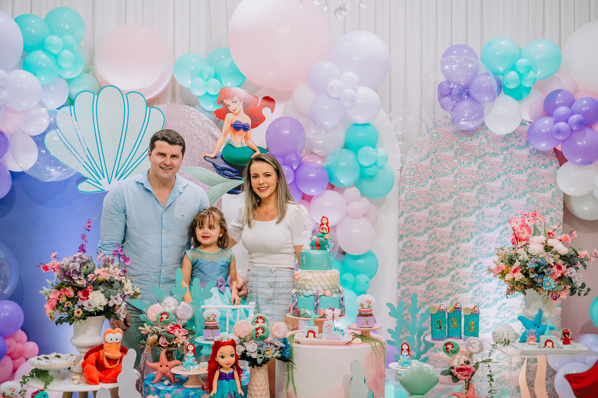 festa infantil, decoração pequena sereia, fotografia de aniversario, fotografos aura photo, aura photo, fotografia infantil em santa catarina.