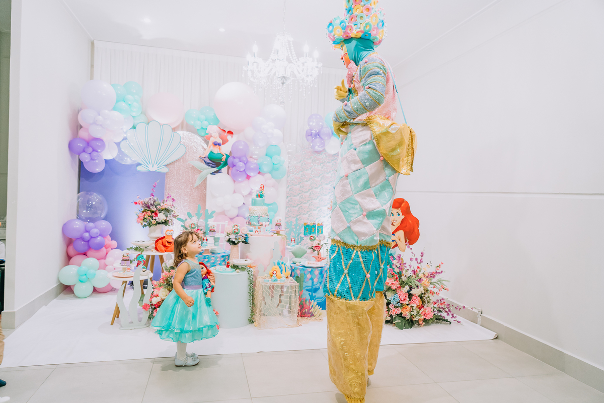 festa infantil, decoração pequena sereia, fotografia de aniversario, fotografos aura photo, aura photo, fotografia infantil em santa catarina.