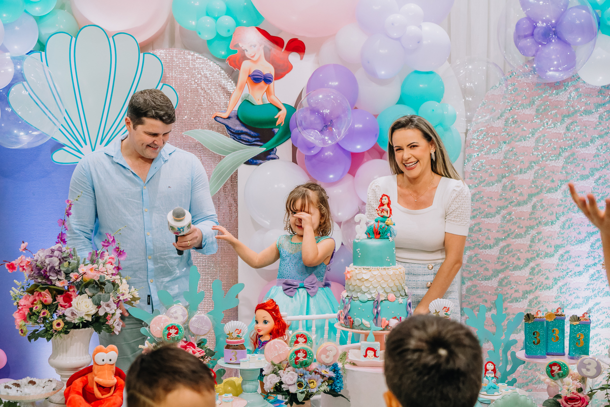 festa infantil, decoração pequena sereia, fotografia de aniversario, fotografos aura photo, aura photo, fotografia infantil em santa catarina.