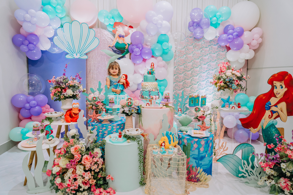 festa infantil, decoração pequena sereia, fotografia de aniversario, fotografos aura photo, aura photo, fotografia infantil em santa catarina.