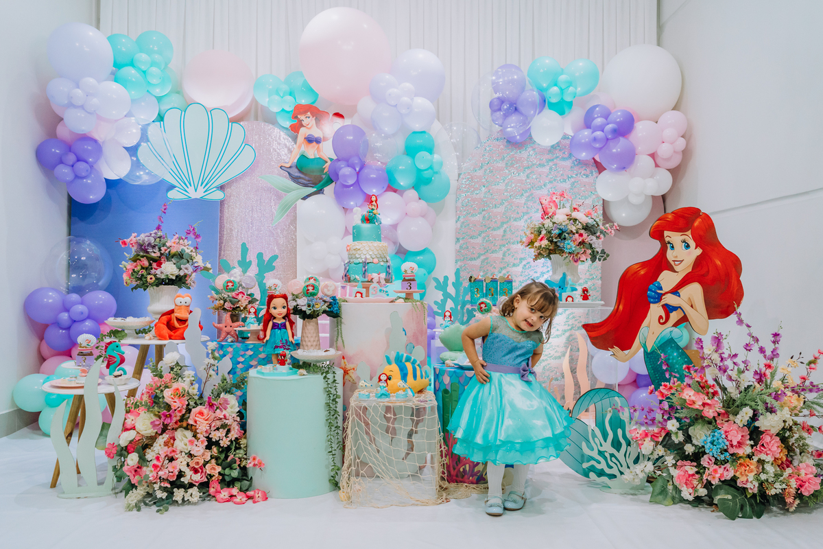 festa infantil, decoração pequena sereia, fotografia de aniversario, fotografos aura photo, aura photo, fotografia infantil em santa catarina.
