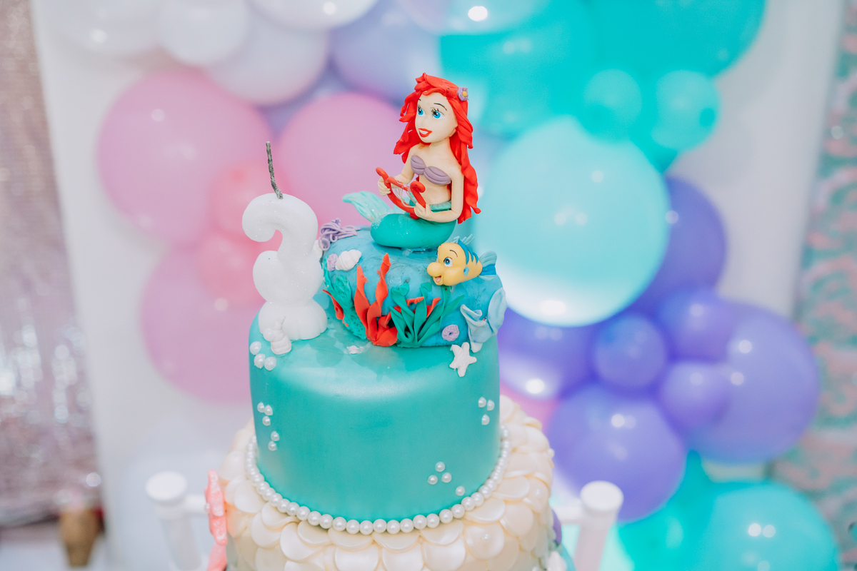festa infantil, decoração pequena sereia, fotografia de aniversario, fotografos aura photo, aura photo, fotografia infantil em santa catarina.