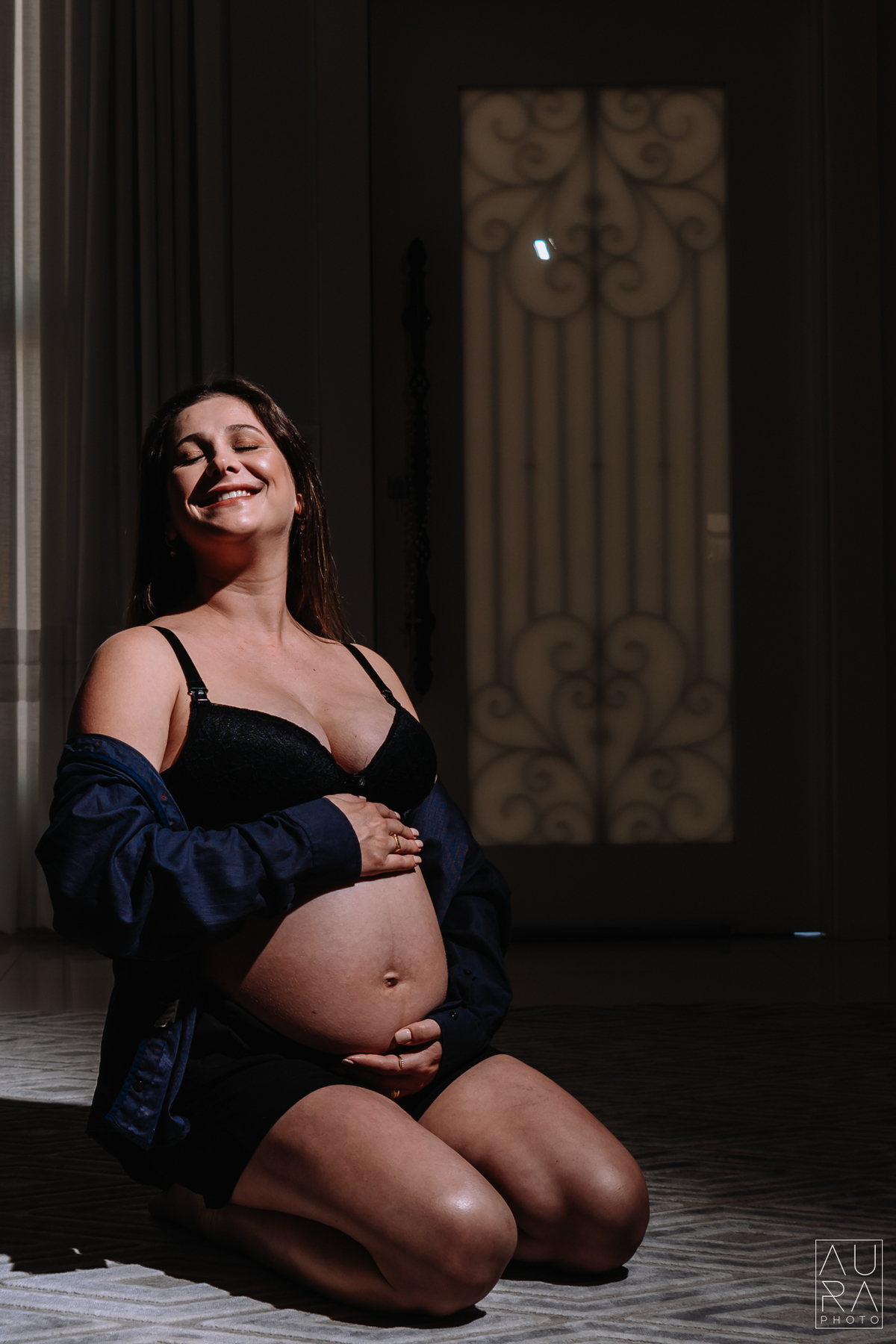 #ensaiodegestante, #ensaio, #gestante, #fotodegestante, #fotografiadegestante, #ensaiogestanteemcasa #familia, #auraphoto, #santacatarina.