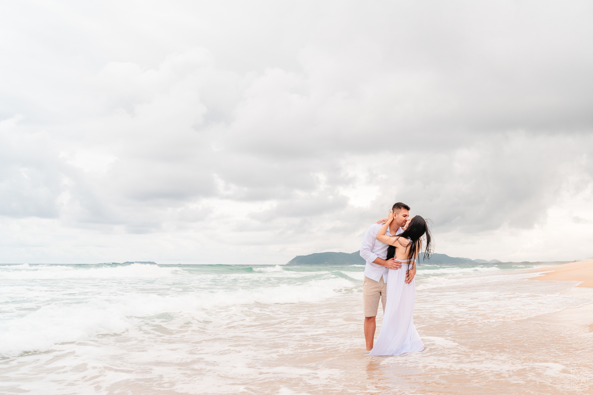 #auraphotobr, auraphotobr, auraphoto, aura photo, fotografo de casamento, casal aura, pré-wedding, ensaio em floripa, trilha do rio vermelho, praia de Moçambique.