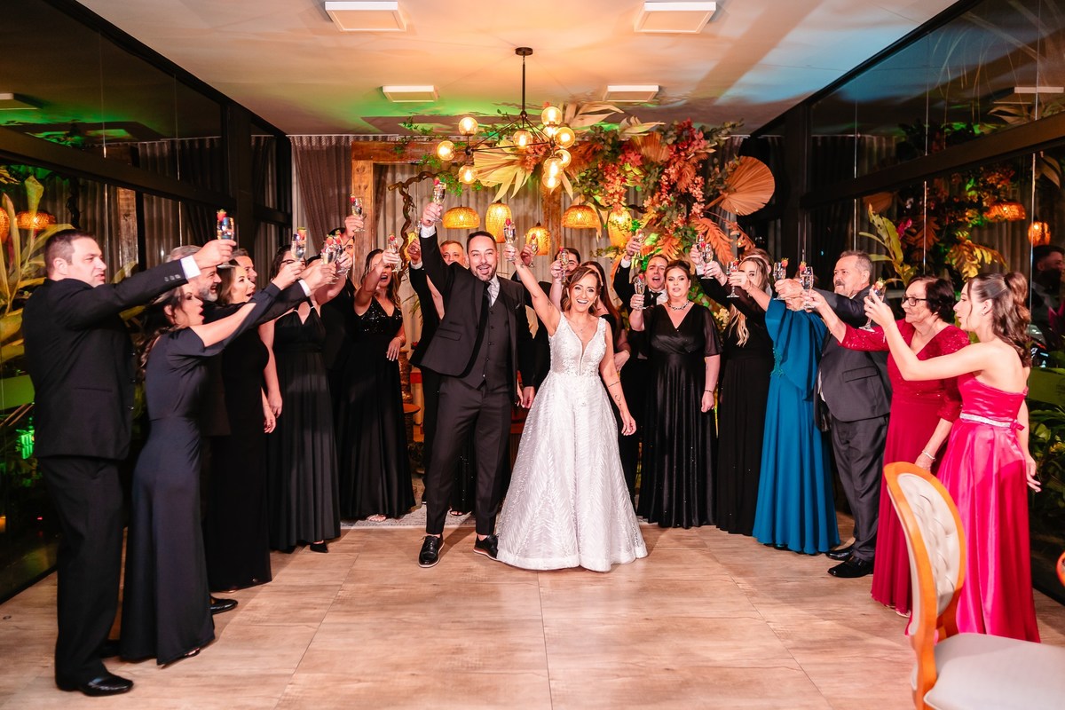 #auraphoto #auraphotobr #fotografodecasamento #wedding #casamentoAraquari #Araquari #noivas #casalAura #weddingphotographer #casamentoSC #noivasAraquari #amor #fotografia #casamento2025
