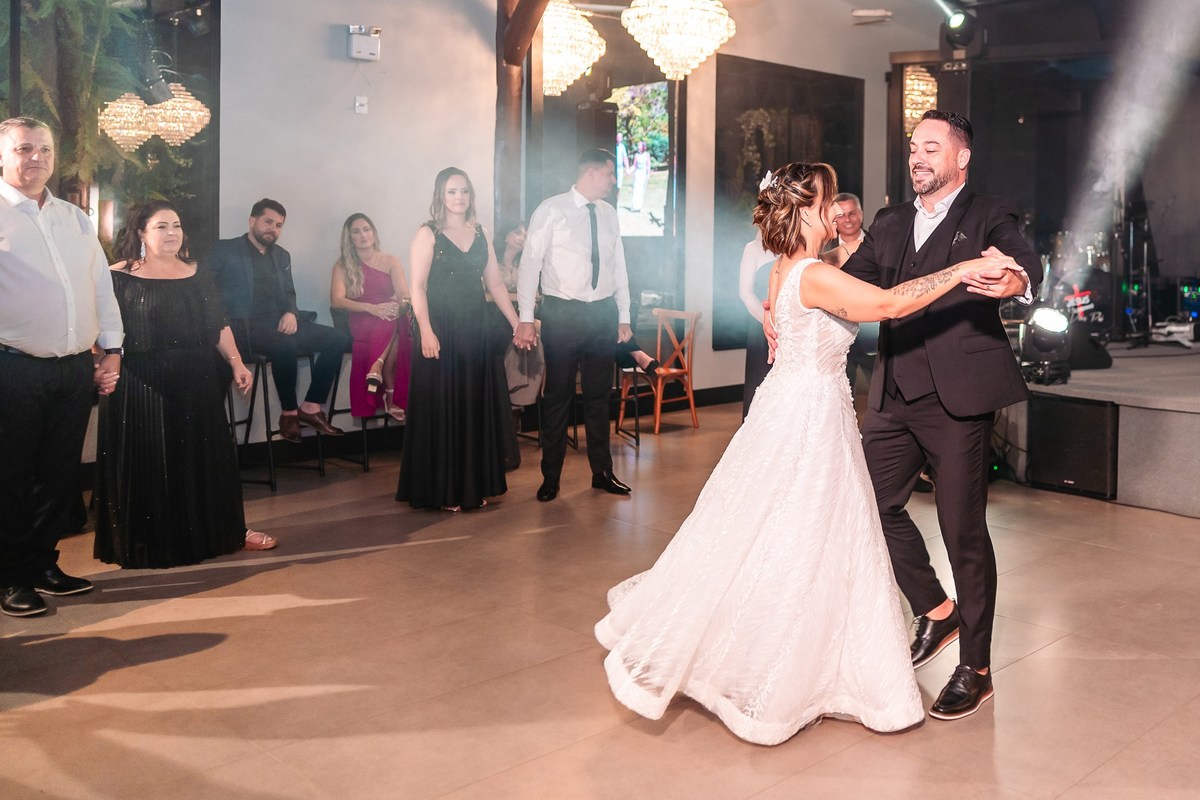 #auraphoto #auraphotobr #fotografodecasamento #wedding #casamentoAraquari #Araquari #noivas #casalAura #weddingphotographer #casamentoSC #noivasAraquari #amor #fotografia #casamento2025
