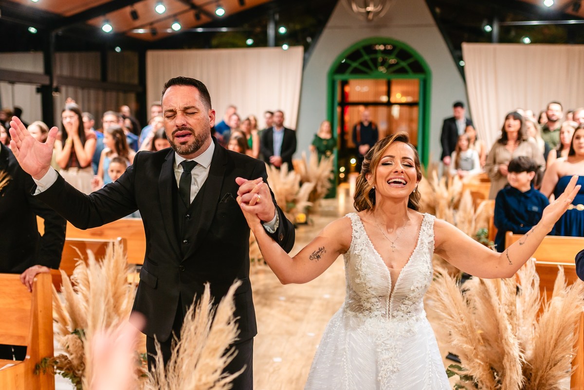 #auraphoto #auraphotobr #fotografodecasamento #wedding #casamentoAraquari #Araquari #noivas #casalAura #weddingphotographer #casamentoSC #noivasAraquari #amor #fotografia #casamento2025
