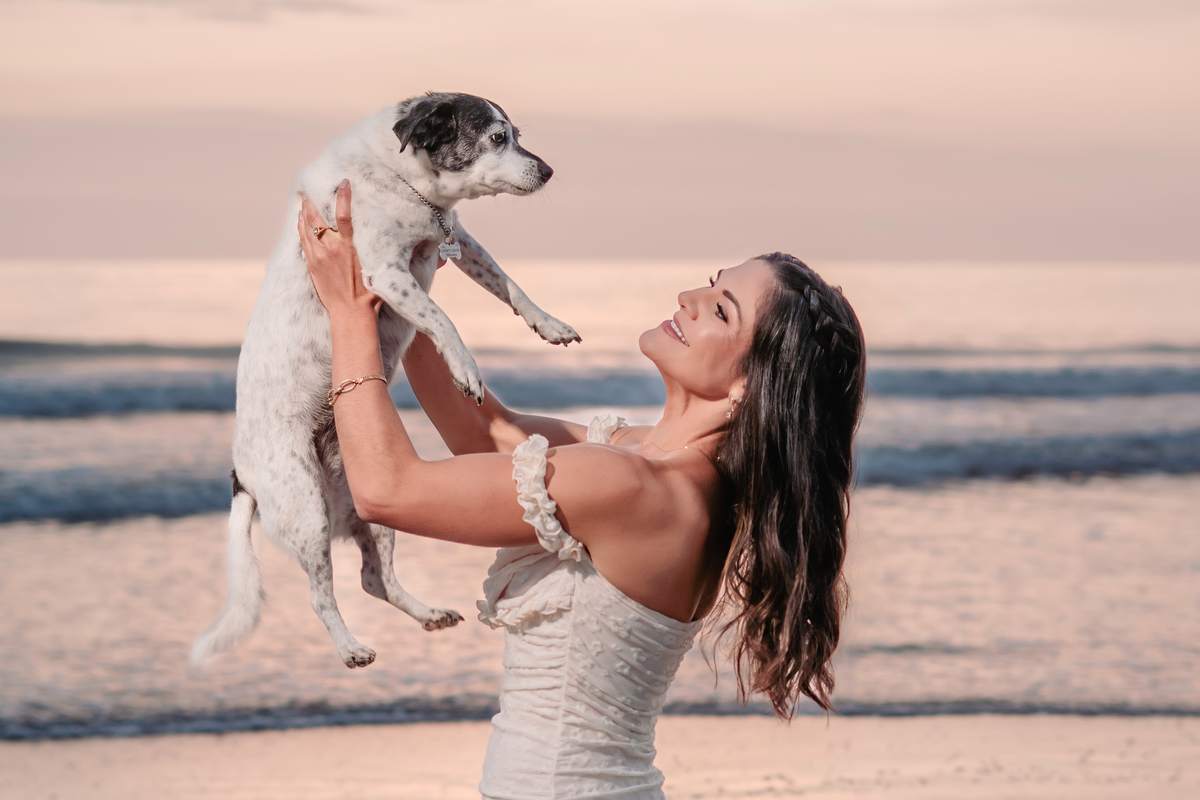 Ensaio pré wedding na praia ao nascer do sol em Santa Catarina