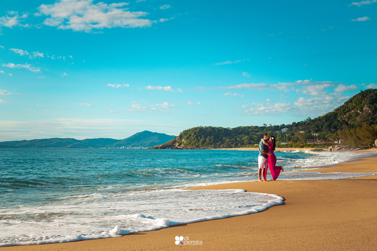 #ensaiodecasal #noivos #ensaionapraia #praiadoestaleiro #balneáriocamboriú #noivos2020 #pedidodenoivado #natureza #préwedding #wedding #viajar #dipereirafotografia #dipereira