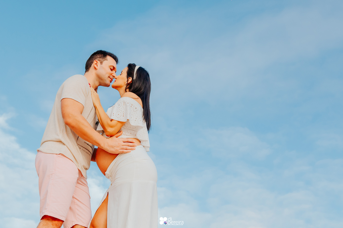 ensaio de gestante na praia do estaleiro, ensaio de gestante na praia, fotografia de gestante na praia de BC, ensaio de gestante em BC, aura photo