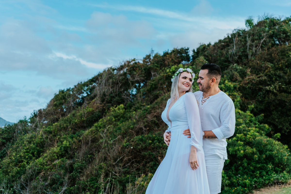 Aura Photo, ensaio de casal na praia de Porto Belo, pre weeding na praia de Porto Belo, fotografia de casal em Porto Belo.
