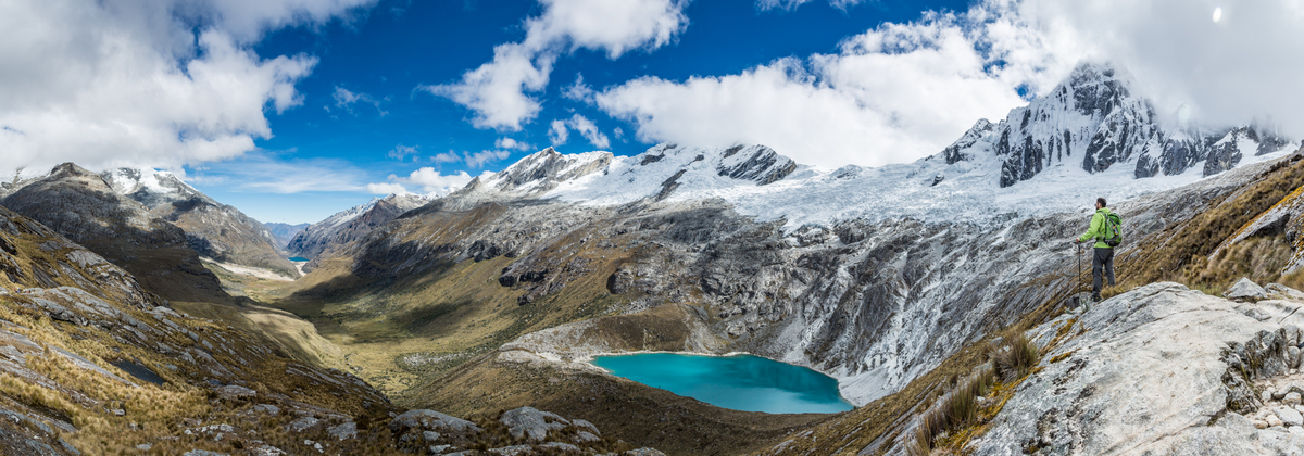 Vista do Punta Union, parte mais alta da do trekking Santa Cruz (4.750m de altitude), para a quebrada Santa Cruz